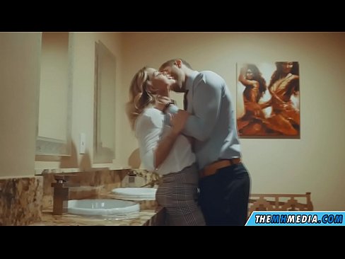 ❤️ Når en barmfagre blondine forfører dig på et offentligt toilet ❤ Porn video at da.yespornpics-com.ru ❌